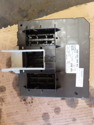 Vw golf vii модуль комфорту 5q0937086bg фото №1