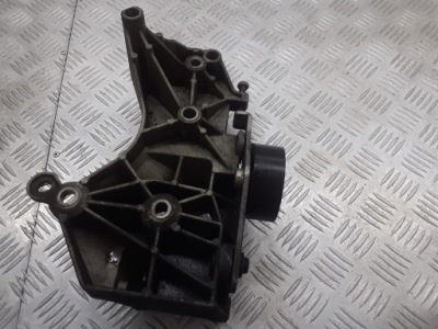 Кронштейн генератора renault megane 1 1.4 7700273712 фото №1