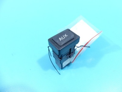 Разъём usb toyota rav4 iii 86190-53010 фото №1