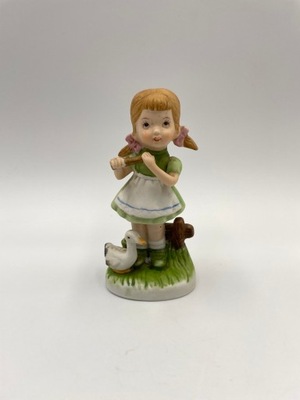 Piękna porcelanowa figurka dziewczyny Capodimonte