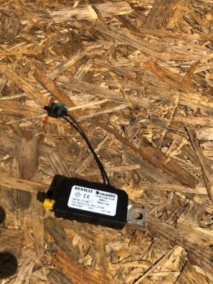 Усилитель антенны clio v 282305503r фото №1