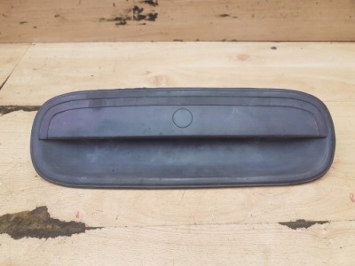 Молдинг кронштейн крышки багажника kia sportage i grand фото №1