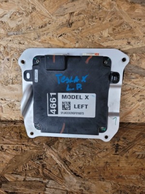 Блок управления дверь левый перед tesla x 1037222-10 фото №1