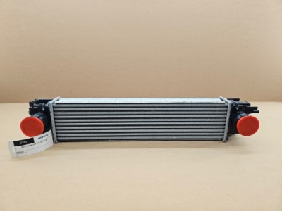 Радиатор воздуха интеркулер volvo xc40 lynk & co фото №1