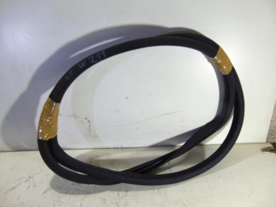 Прокладка двері лівий задня mercedes w211 sedan фото №1