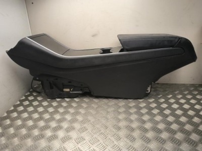 Средняя панель  tesla model 3 2020 108789700b фото №1