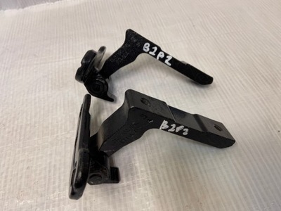 Volvo петля двері правий задня нижній 31457100 фото №1