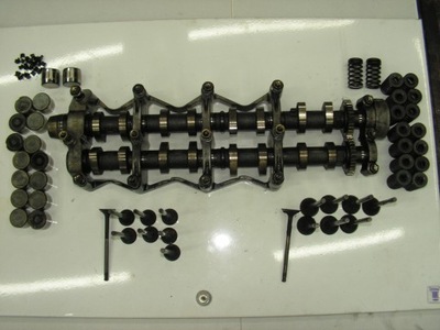 Previa 2,0 d4d головка набор ремонтный комплект фото №1