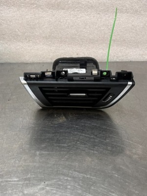 Решітка обдув bmw 3 f30 f31 9346225 фото №1