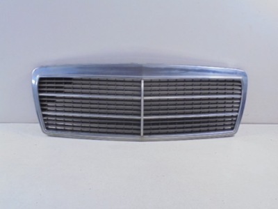Mercedes e w210 решітка  95-99 4d 2108880023 фото №1