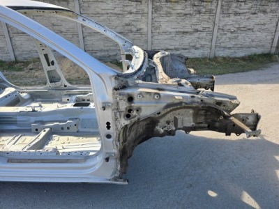 Superb iii 3v четверть перед передняя правая фото №1