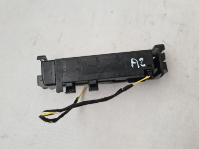 Audi a4 b9 anntena kessy 4m0907247a фото №1