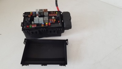 Коробка предохранителей opel оригинальный номер 13343769 фото №1