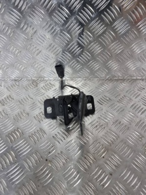 Opel mokka a i 1 замок засувка капот з датчиком трос 95182353 фото №1