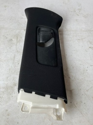 Захист стійка середнього rav4 v ліва 73024-12020 фото №1