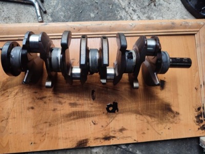 Wal колінчастий з вкладишами peugeot 2.0 ew10af фото №1