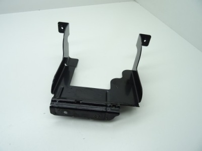 Volvo xc40 ii кронштейн акумулятор 32244542 фото №1