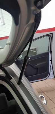 Привід кришки багажника задня vw golf 5 plus фото №1