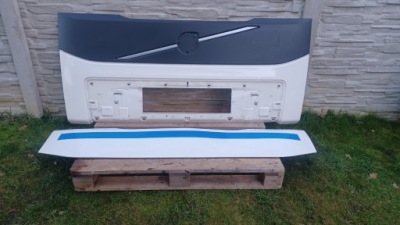 Volvo fh fm капот решітка радіатора 82523696 фото №1