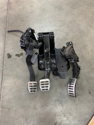 Педаль газа сцепления skoda monte carlo фото №1