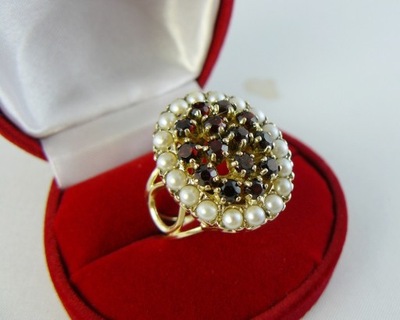 złoty pierścionek z granat i perłami WIKTORIAŃSKI