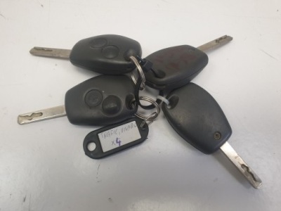 Trafic vivaro master ключ pilot 2 кнопки фото №1