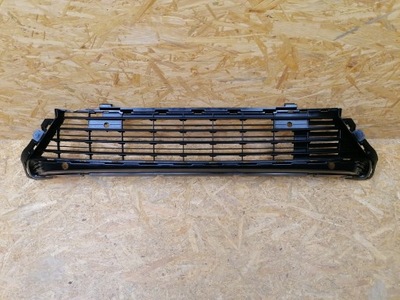 Решётка средняя бампера перед toyota proace city opel combo e 2018- фото №1