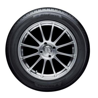 4 ШТ. YOKOHAMA 175/65R15 BLUEARTH AE-01 84H CICHE НОВЫЕ