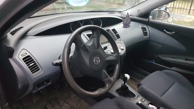 NISSAN PRIMERA P12 CONSOLA ALMOHADAS  