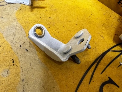 Петля двері правий задня верхній ford kuga mk3 фото №1