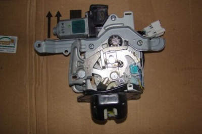 Nissan x-trail t32 замок крышки задний задняя фото №1