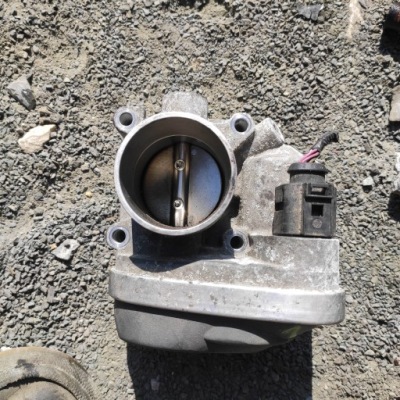 Дроссельная заслонка awy polo панель фары fabia 036133062n фото №1