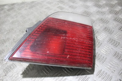 FARO DERECHA PARTE TRASERA EN TAPA NISSAN PRIMERA P11-144  