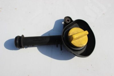 Renault clio iii 1.2 tce 2011 r -заливна горловина оливи ,кришка заливної 8200639421 фото №1