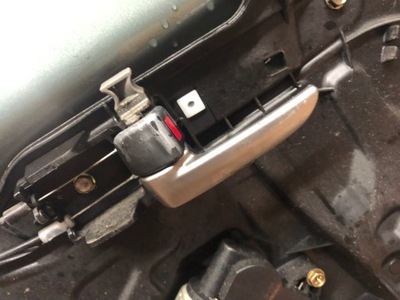 Ручка внутрішня лівий перед mazda 3 1.6b 05' фото №1