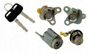 TOYOTA COROLLA E 11- SET LOCKS SET  