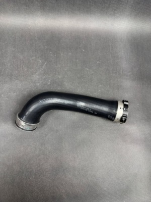 Новая труба пабтрубок  шланг интеркулер mercedes w166, x166, c292 a1665280000 фото №1