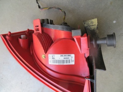 Seat оригінальний номер 3r5 945 096 c лампа задня комбінована фото №1