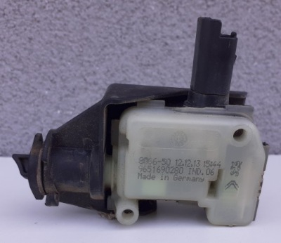 Привод крышка заливной топлива 9651690280 citroen ds4 фото №1