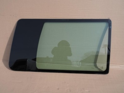 Скло бічна права задня vw t4 multivan as2 фото №1