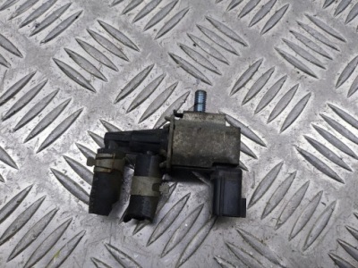 Nissan оригінальний номер k5t48474 клапан вакууму фото №1