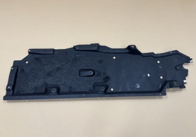 Audi q8 4m накладка підвіска права 4m0825206j фото №1