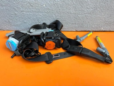 Opel insignia a lift ремені натягувачі перед org. фото №1