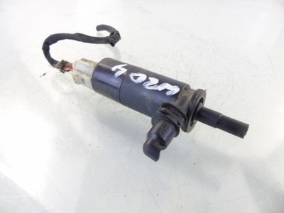 Mercedes cklasa w204 помпа распылителя 210869121 фото №1