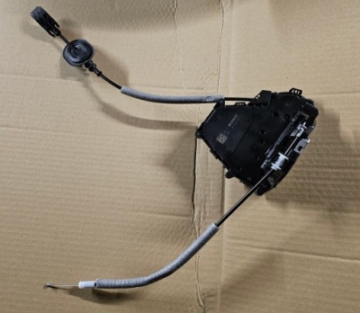 Renault express 2021- замок двері правий перед передній фото №1