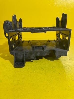 Audi a4 b8 - кронштейн кронштейн радио 8t0907368a фото №1