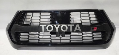 Решітка радіатора решітка радіатора toyota hilux viii lift gr 20- pod камера оригінал 53100-yy120 фото №1