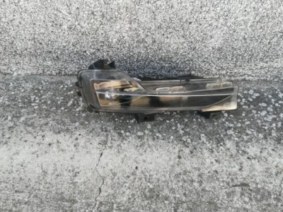 Tesla 3 led протитуманна фара правий 1077396-00-d оригінал фото №1