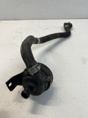 Alfa romeo stelvio giulia 2.0 benz насос wody 00505528600 фото №1