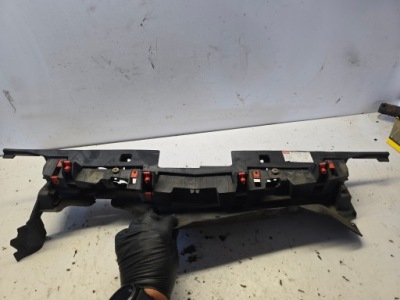 Opel astra j lift пластик поперечина передний направляющая средний кронштейн передние фото №1